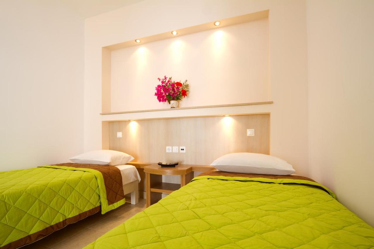 Galaxy Hotel Милопотас Номер фото